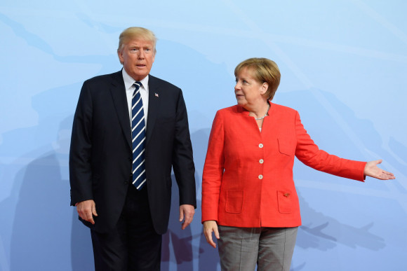 Bundeskanzlerin Angela Merkel begrüßt den US-amerikanischen Präsidenten Donald Trump zum G20-Gipfel in Hamburg. 