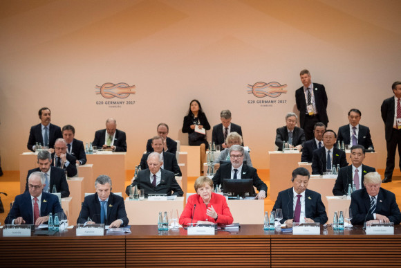 The first working session of the G20 heads of state and government and other participants on "global growth and trade" was chaired by Chancellor Angela Merkel.