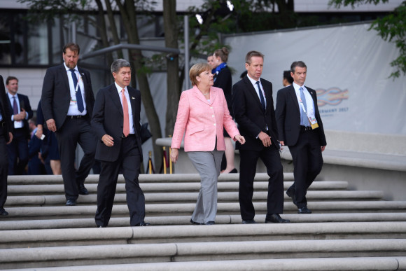 Chancellor Angela Merkel and her husband Joachim Sauer arriving for the concert in the Elbphilharmonie in the evening.